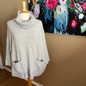Loft Oversize Gray Turtle/Cowl Neck Sweater Size Medium